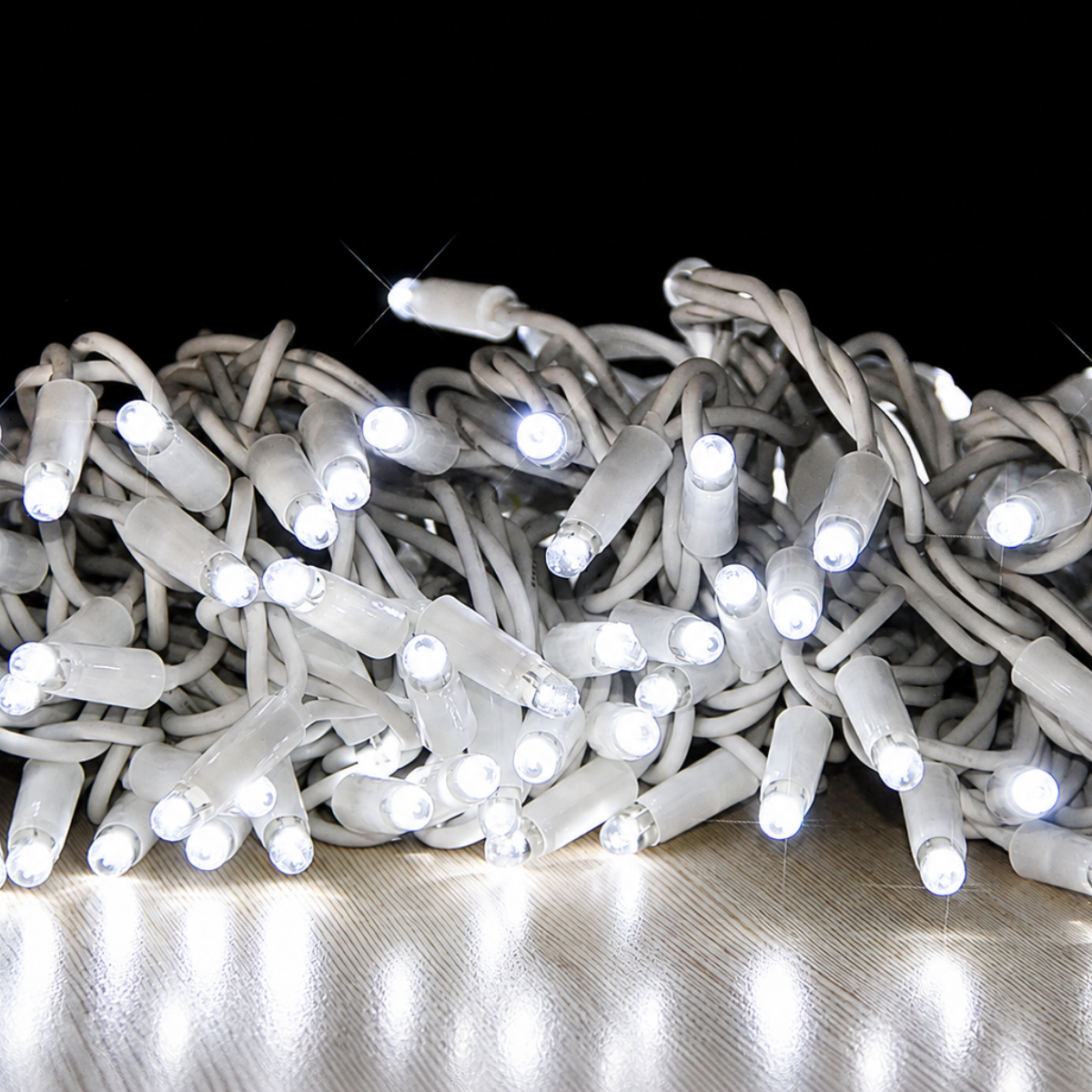 Serie LED 10m luz BLANCO FRÍO gama alta cable blanco - Imagen 3