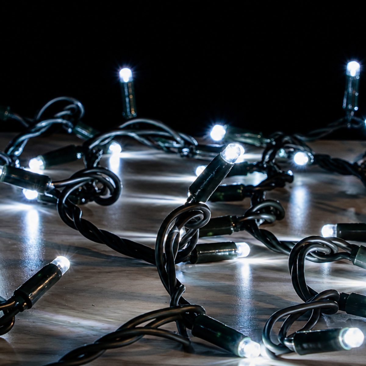 Serie LED 10m luz BLANCO FRÍO gama alta, cable verde - Imagen 3