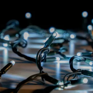 Serie de luz LED con luces blancas frías para adornar exterior e interior en centros comerciales, negocios, muros, paredes, calles y avenidas