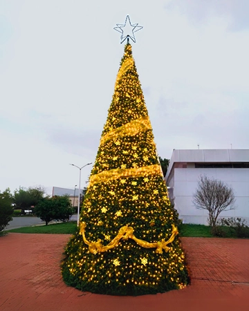 Fabricante de Árboles Gigantes de Navidad en México
