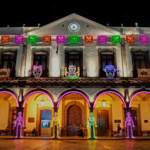Figura LED decorativa grande para exterior en forma de Papel picado en color verde Día de Muertos para calles, avenidas, fachadas, presidencias municipales, parques, jardines, centros comerciales y plazas comerciales