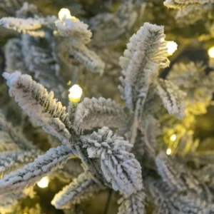 árbol de navidad con nieve artificial y luces incluidas