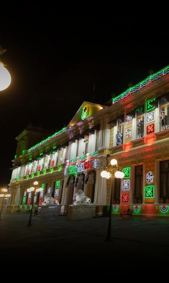 Cliente proyecto fiestas patrias mexicanas iluminación monumental
