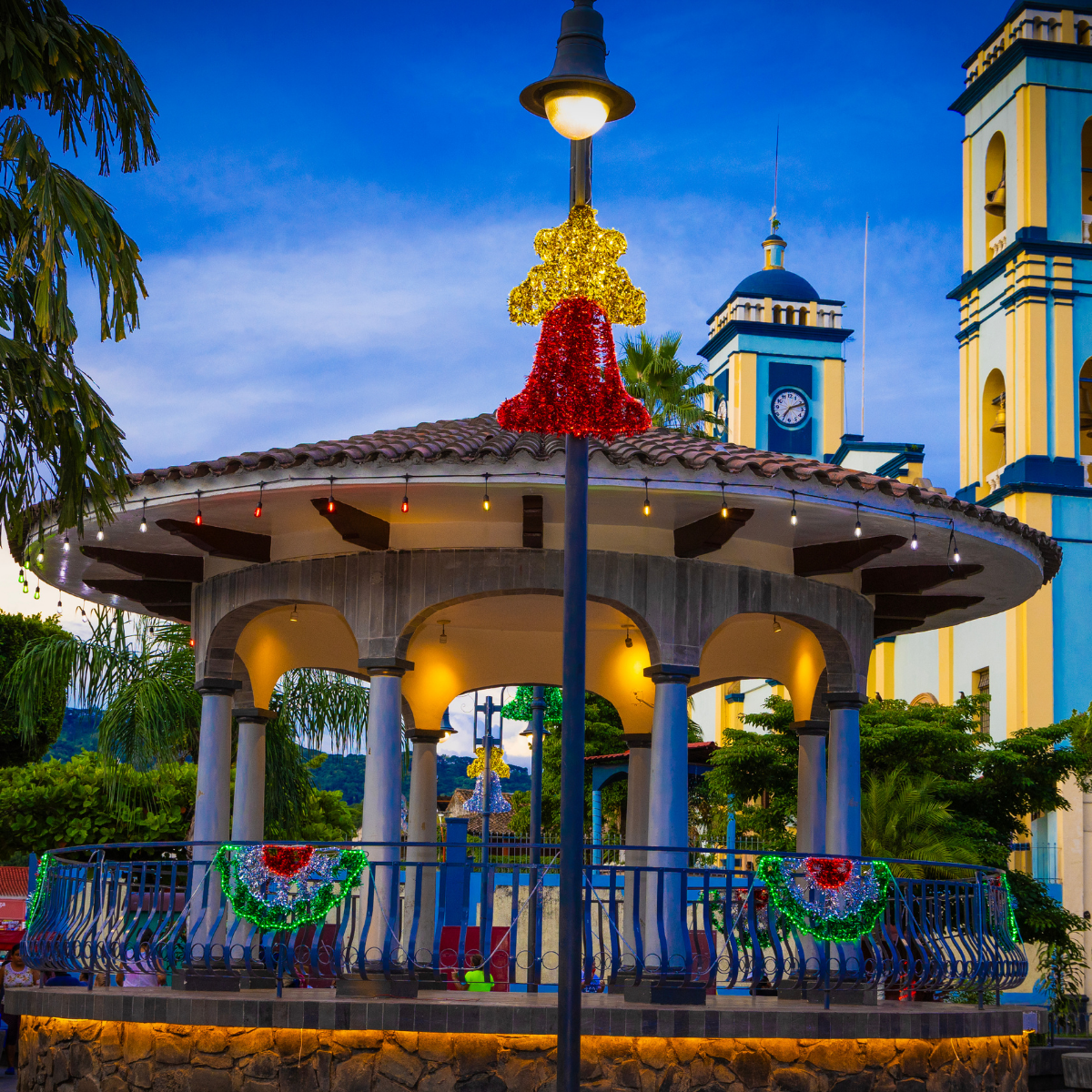Campana roja de acero - Imagen 4
