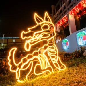 Figura LED decorativa grande para exterior en forma de esqueleto de perrito Xólotl en color oro mate para adorno de día de muertos en calles, avenidas, fachadas, presidencias municipales, parques, centros comerciales y plazas comerciales