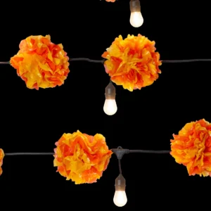 Adorno guía de cempasúchil incluye flores y focos luminosos para adornar día de muertos en México